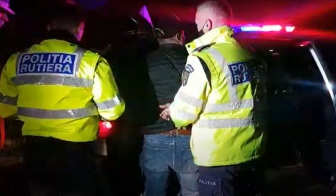 Un recidivist, beat criță, a amenințat polițiștii că le agresează sexual copiii pe stradă