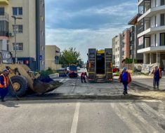  Lucrările de reabilitare a carosabilului se extind pe străzile din cartierul Tomis Plus