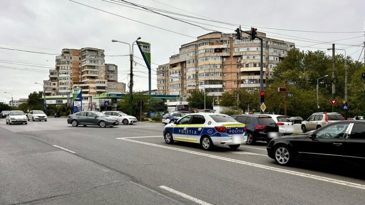 Semafoarele din intersecția bulevardului Tomis cu strada Tulcea au fost repuse în funcțiune