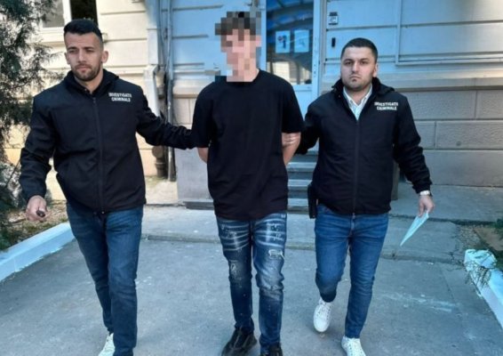 Un tânăr din Năvodari a furat mașina mamei și a încercat să jefuiască o sală de jocuri din Mamaia
