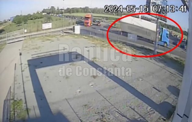 Momentul în care containerul s-a desprins de pe șasiul TIR-ului, surprins de camerele de supraveghere. Video