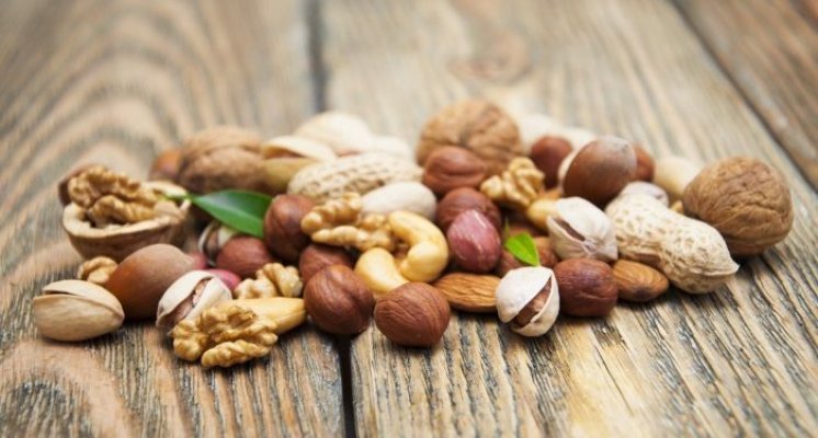 Fructe oleaginoase care te ajută să scapi de kilogramele în plus
