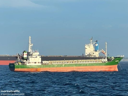 Au fost oprite căutările celor trei marinari dispăruți după scufundarea navei în Marea Neagră. Video