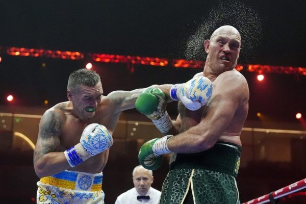 Ucraineanul Oleksandr Usyk este noul campion mondial absolut la categoria grea, după ce l-a învins pe Tyson Fury. Video