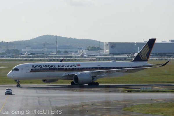 Un mort şi mai mulţi răniţi într-un zbor al Singapore Airlines în urma ''unor turbulenţe puternice''