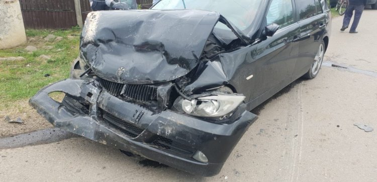 Accident rutier cu 8 persoane implicate, printre care un copil, în localitatea Glodeanu Sărat