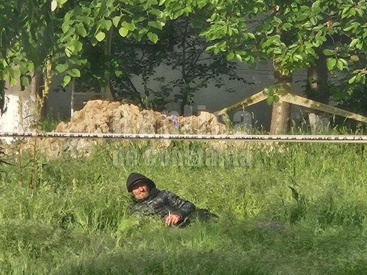 Panică în Poarta 6! Un bărbat suspect dă târcoale cartierului după potențiale victime. Video 