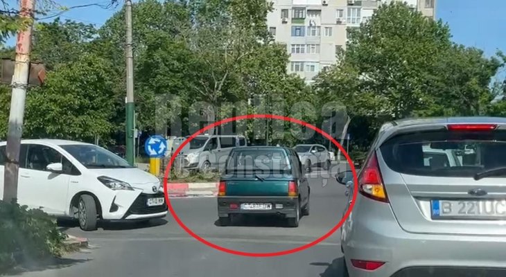 Un șofer grăbit, cu apucături de pilot de curse, s-a crezut în poligon, pe Șoseaua Mangaliei. Video