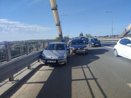 Un bărbat de 37 de ani s-a aruncat de pe podul de la Agigea!