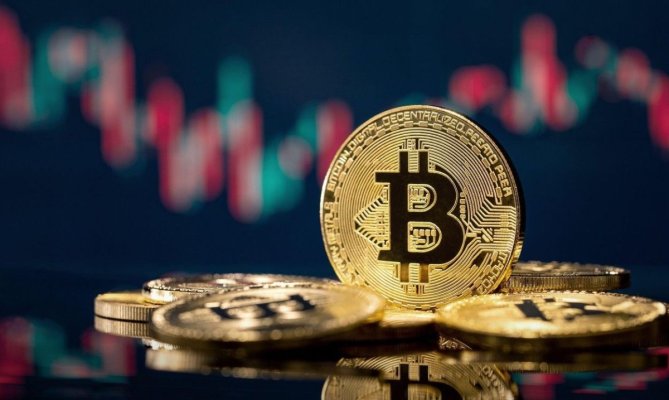 Bitcoin a atins un nou record. Cea mai populară criptomonedă din lume a crescut cu peste 50