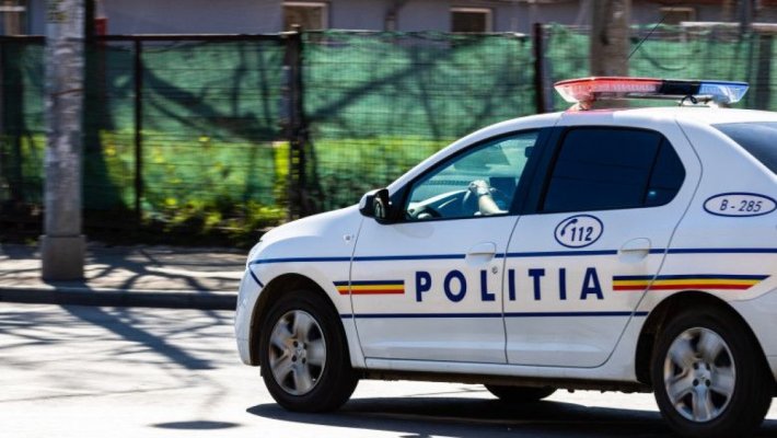 Doi minori, reținuți de poliție după ce au furat mai multe electrocasnice dintr-un imobil