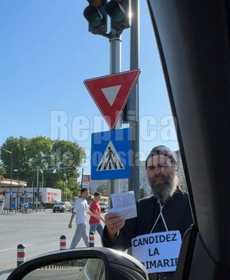 Trimisul lui Dumnezeu pe pământ, Sorin Prisăcaru, caută voturi prin intersecție, ca să ajungă primar al Constanței! Video 