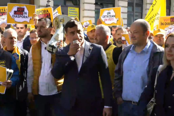 AUR, protest în faţa sediului AEP, acuză subminarea votului românilor din diaspora