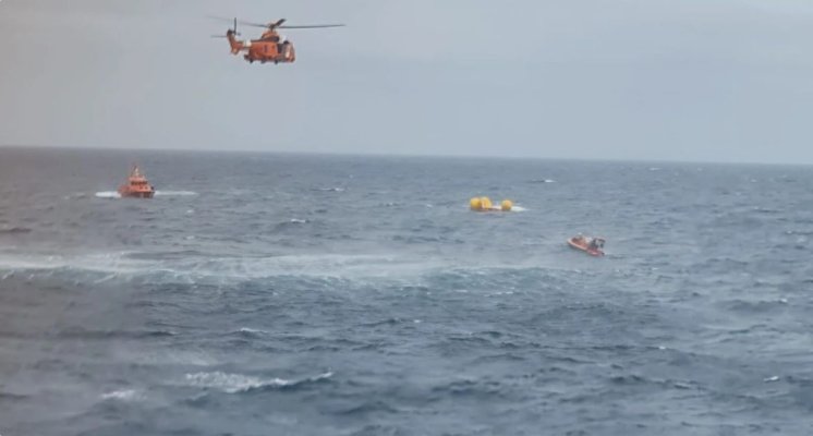 Vas de pescuit naufragiat în Oceanul Atlantic: 11 membri, de negăsit
