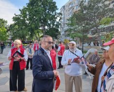 Horia Constantinescu, primit cu simpatie în parcul de la Far. „Eu de 20 de ani votez PSD!“ Video