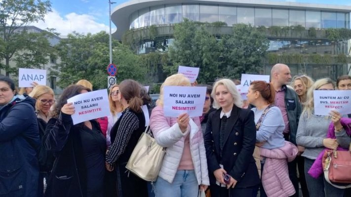 Angajații Guvernului intră în grevă japoneză. Ce nemulțumiri au