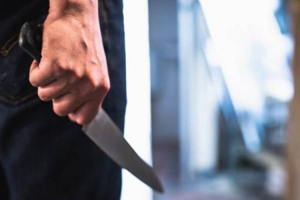 Un tânăr a fost înjunghiat într-un tren Interregio, după o ceartă cu un bărbat