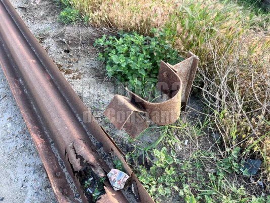 Parapetul de protecție al podului IPMC, smuls din „rădăcini“. Video