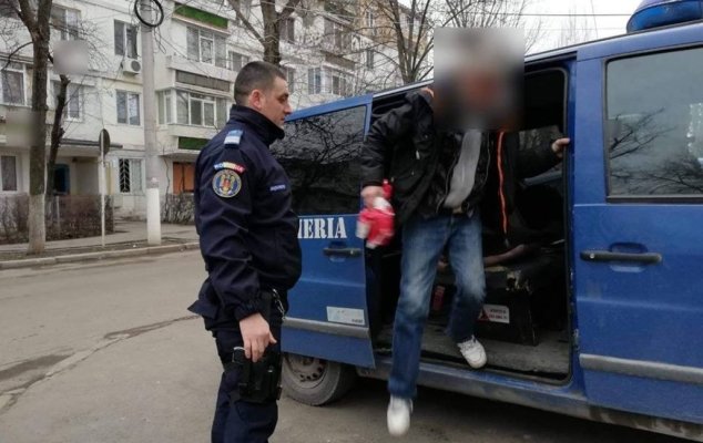 Tânăr, prins cu droguri în stația de autobuz, la Constanța