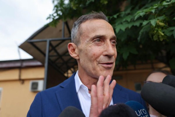 Cum 'l-a deposedat' un agent de la Penitenciarul Rahova pe Radu Mazăre de un ceas evaluat la 15.000 de dolari