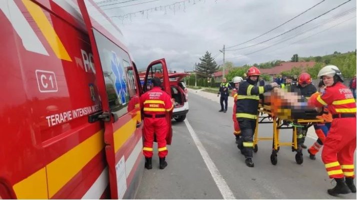 Trei morți, în urma unui teribil accident dintre o mașină și două motociclete