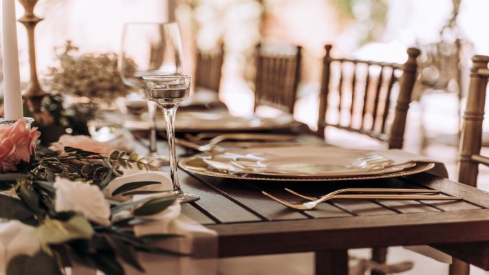Alertă cu bombă la un restaurant! 200 de persoane au fost evacuate