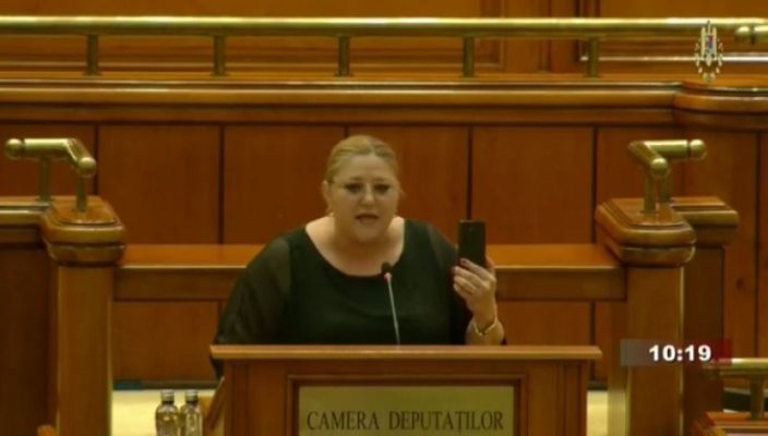 Șoșoacă, în Plenul Parlamentului: cum este posibil să trădaţi poporul român şi interesele ţării?! Video