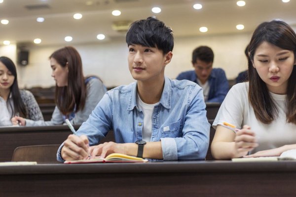 Amnesty: Beijingul îi urmăreşte pe studenţii chinezi din străinătate din cauza activismului lor politic