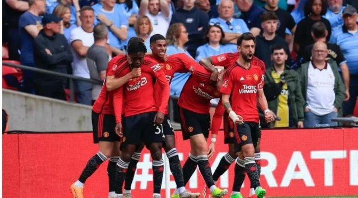 Manchester United s-a impus în faţa lui Brentford, 2-1