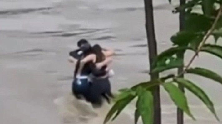 Noi dezvăluiri: Tinerii români luați de ape, în Italia, au sunat de 4 ori la 112