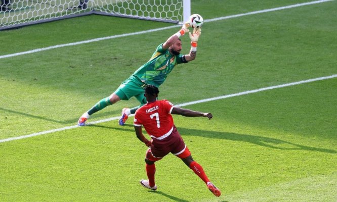 Italia pleacă acasă, după ce a bătut-o Elveția cu 2-0
