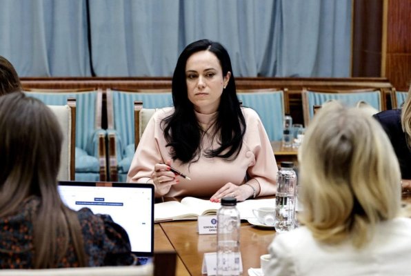 AUR a depus moțiune la adresa ministrului Muncii: E haos în sistemul de pensii