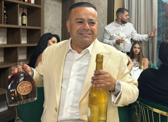 Adrian Minune, patron de restaurant în Ștefănești! Artistul și-a primit aseară primii clienți