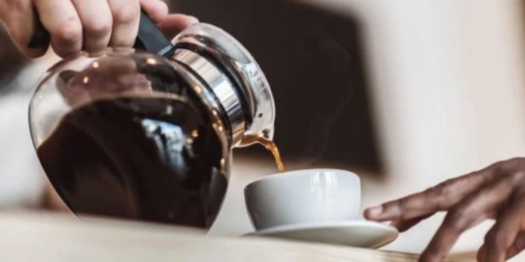 Trei până la patru cești de cafea pe zi reduc probabilitatea de a face o boală gravă la ficat