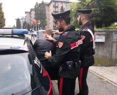 Italian bătut cu sălbăticie de 3 adolescenți români 