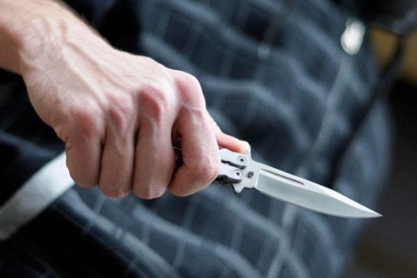 Un adolescent de 16 ani și-a înjunghiat prietenul în urma unor discuții în contradictoriu