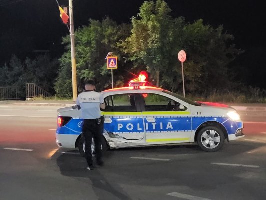 Mașină de poliție aflată în misiune, lovită de un BMW, la Cernavodă. Video
