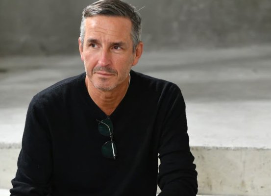 Dries Van Noten s-a retras din industria modei după prezentarea unei ultime colecţii