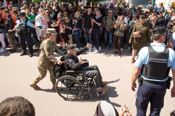 Un veteran american a murit în drumul spre ceremoniile de marcare a 80 de ani de la Debarcarea din Normandia