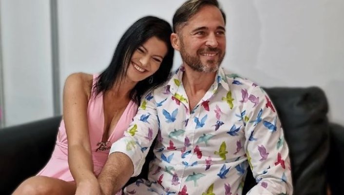În sezonul estival, vedetele fac bani, în familie, pe litoral. Cât câștigă la un concert