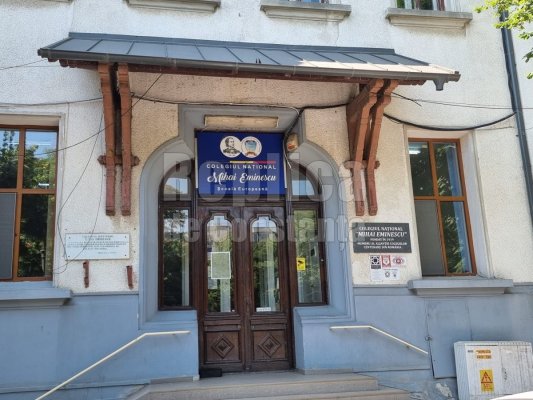 Absolvenții claselor a XII-a din Constanța au trecut cu brio de proba competențelor de comunicare lingvistice de la BAC. Video