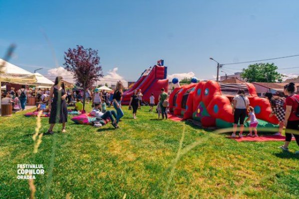 Tobogane gonflabile luate pe sus de rafalele de vânt, la Festivalul Copiilor: șase copii au fost răniți 
