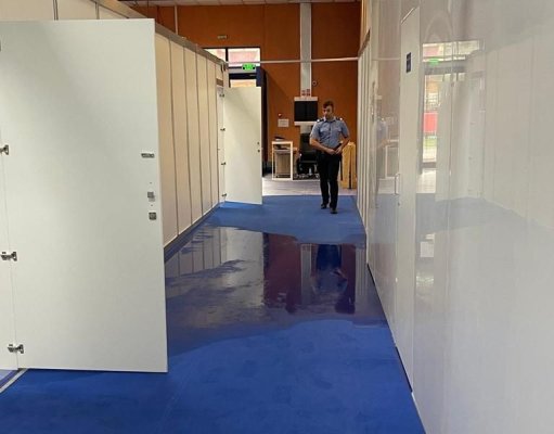 Sediul BEC de la Romexpo, inundat cu o zi înaintea alegerilor! Video 