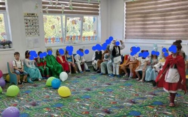 Un copil cu nevoi speciale, discriminat la serbarea de sfârșit de an