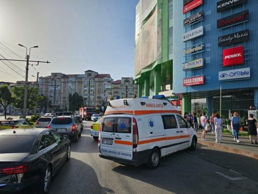 Clipe de panică în Mall! Peste 300 de persoane evacuate, din cauza unei scurgeri de gaze