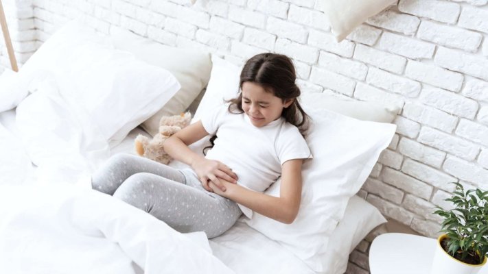 Studiu: Vârsta la care fetele au prima menstruație a scăzut semnificativ 