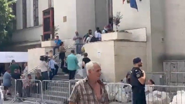 Procesul de predare-primire a sacilor cu voturi a fost suspendat, în Sectorul 1 