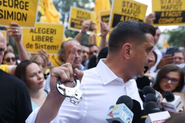 Liderul AUR ameninţă că intră în greva foamei, dacă nu e primit la Parchetul General! Video