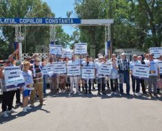 Partidul SOS, protest în fața Palatului Copiilor din Constanța 