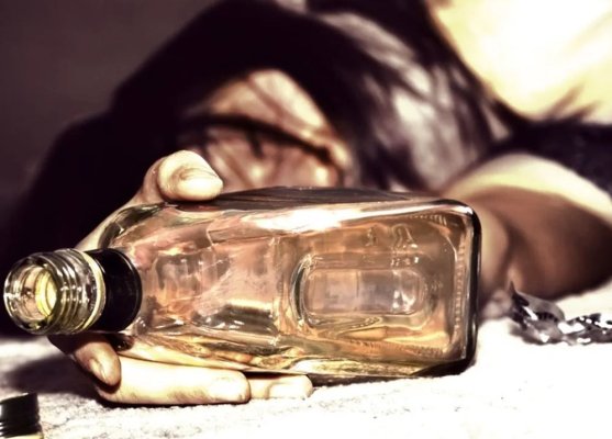 Două eleve de clasa a VIII-a au ajuns la spital, după ce au băut alcool la balul de absolvire